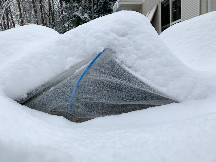 雪で潰れたトンネル